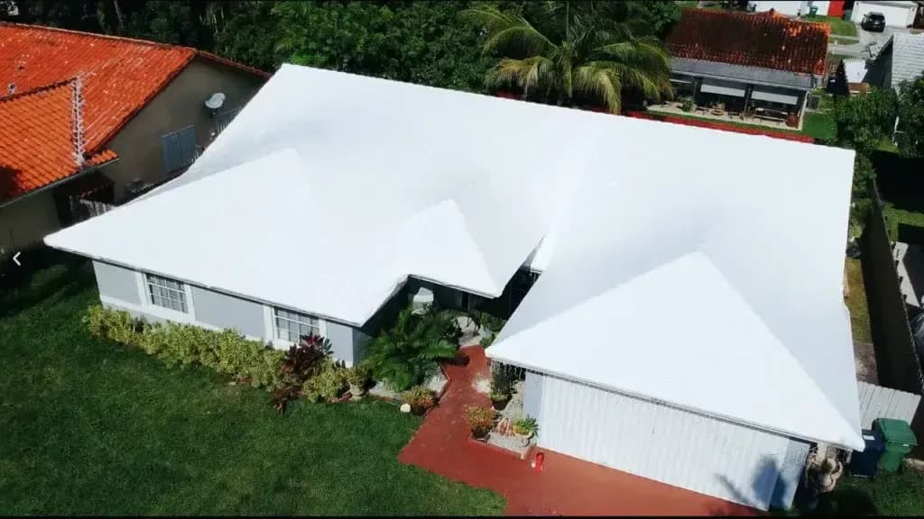 shrink-wrap-leaking-roof-fl-02-copy.webp